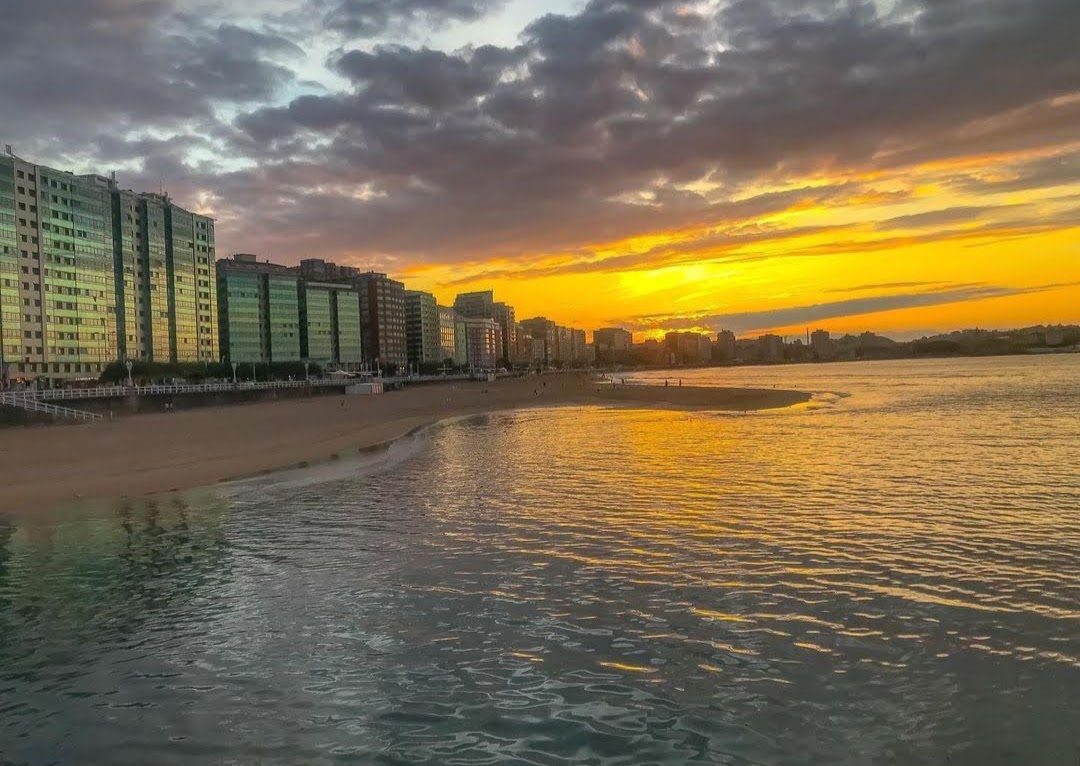 Bajamar en Playa de San Lorenzo
